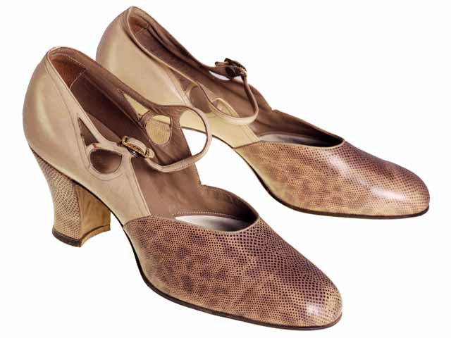 Victorian Ladies Julia Marlowe Boots w/Louis Spool Heels Brown