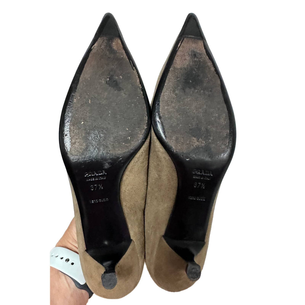 Mob wife aesthetic Prada VTG Camoscio Chic Pumps Fawn Neutral Suede 37.5/7.5 Prada