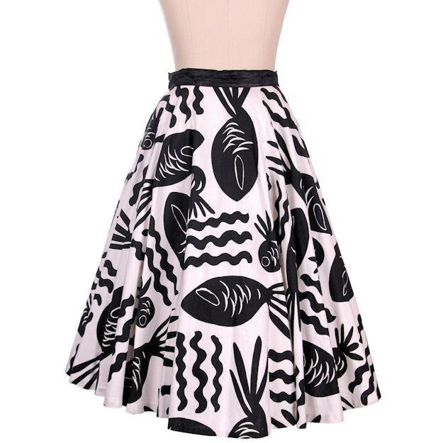 Vintage Cotton Circle Skirt Black & White Bold Whimsical Fish Print 1950s 26 Wais - The Best Vintage Clothing
 - 1