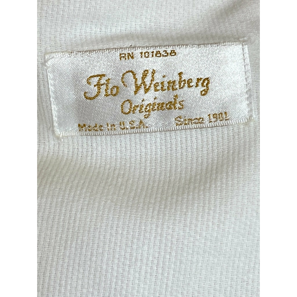 Vintage Flo Weinberg "Bees" Zip Up Robe 1970s M/L White Poly Cotton Robes The Best Vintage Clothing