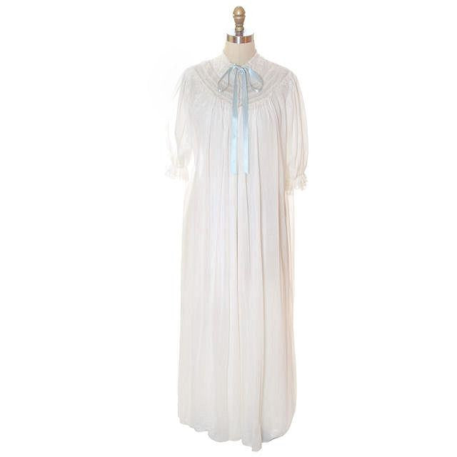 Vintage Peignoir Off White Honeymoon Nylon Lady Leonora 1950s - The Best Vintage Clothing
 - 1