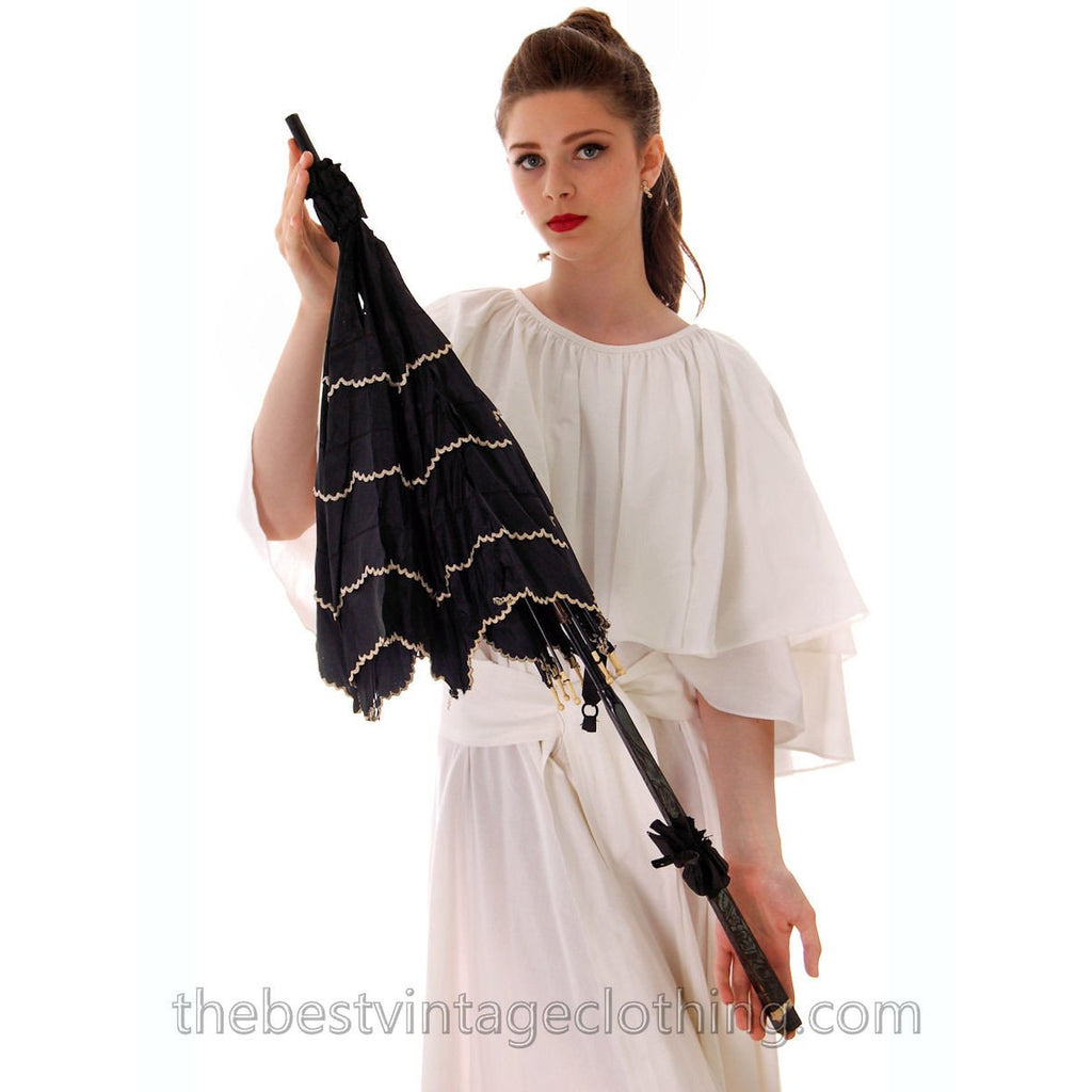 Striking Antique Parasol Black & White Silk Fancy Carved Dark Wood Handle 40" parasol The Best Vintage Clothing
