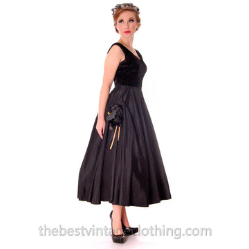 Black Velvet/Taffeta 1950s Party Gown Full Circle Vintage Dress w Rose 32-23-Free Small - The Best Vintage Clothing
 - 1