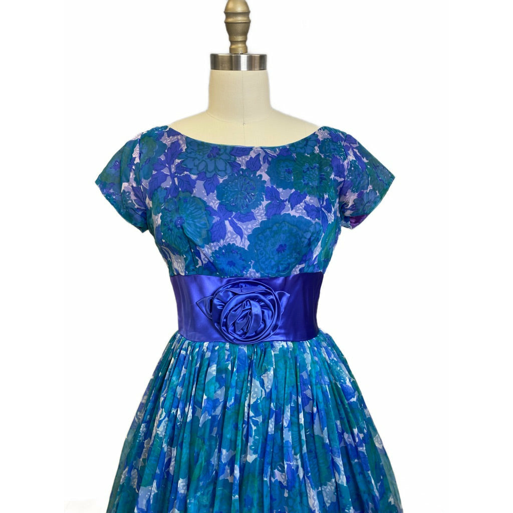 VTG Dress 50s Sheer Nylon Overlay Full Skirt Day/Party Blue Floral S Wide Waist Dresses The Best Vintage Clothing