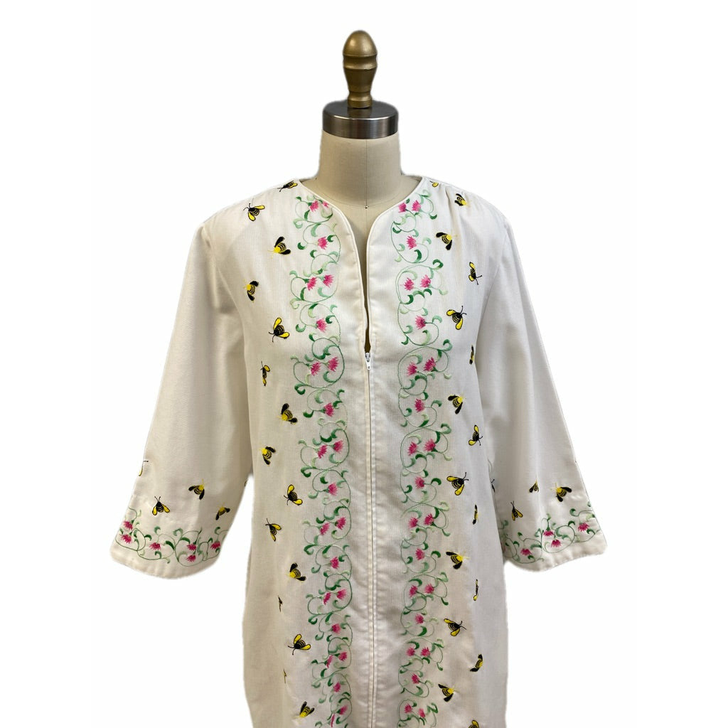 Vintage Flo Weinberg "Bees" Zip Up Robe 1970s M/L White Poly Cotton Robes The Best Vintage Clothing