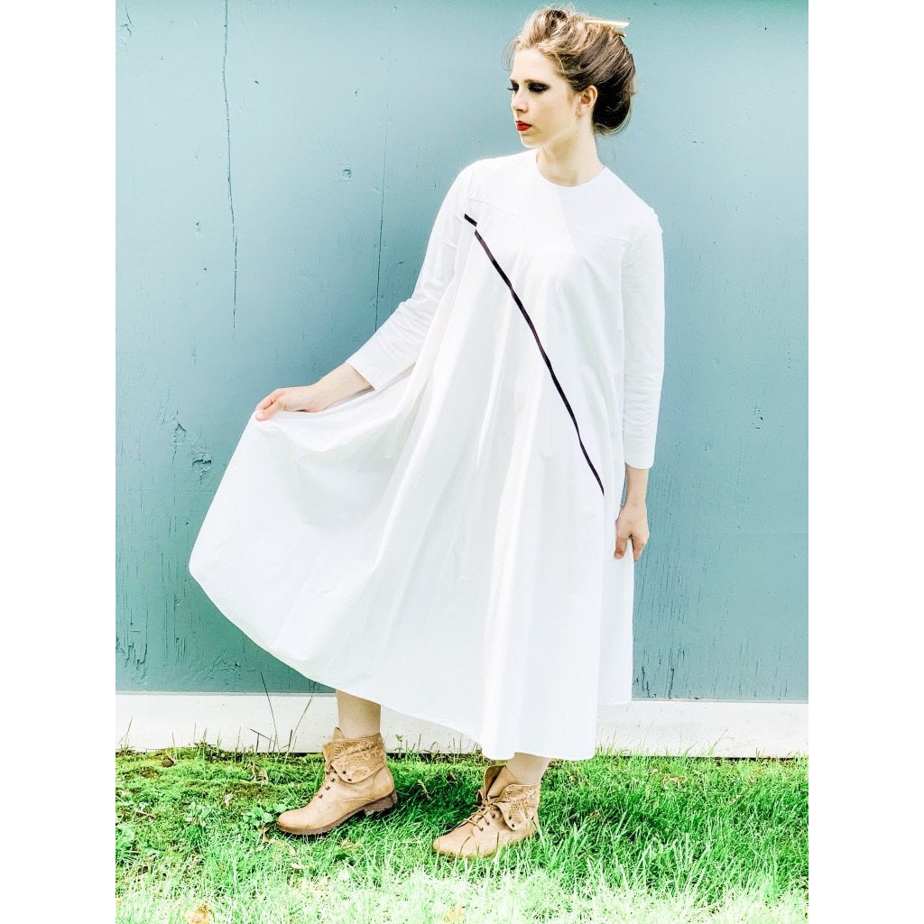 Vintage Vuokko Tent Dress White w/ Black Single Line Sz 38 S/M 1970s marimekko The Best Vintage Clothing