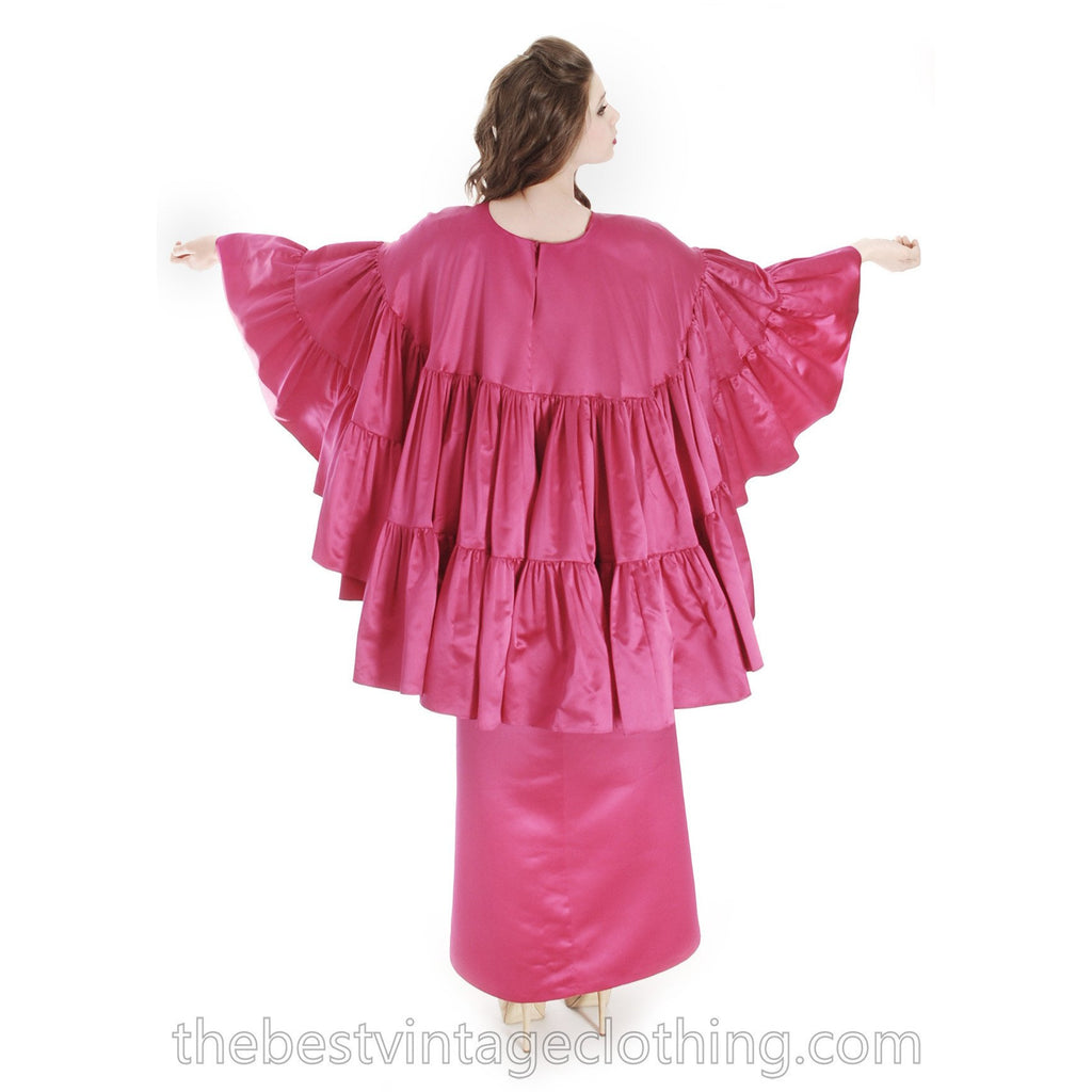 Stunning Vintage Vuokko Finish Designer Oscars Gown Tyrskyranta Fuchsia Pink Silk Creation Cape Sleeves Red Carpet S marimekko The Best Vintage Clothing