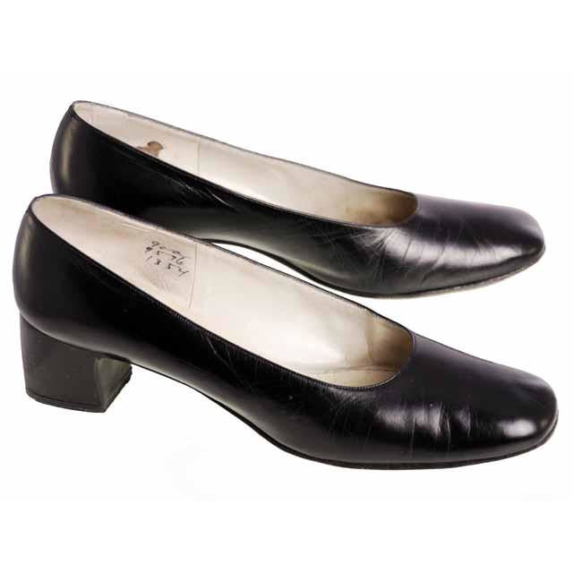 Vintage Black Shoes Pumps Margaret Jerrold 1970s 9AA & Box - The Best Vintage Clothing
 - 1