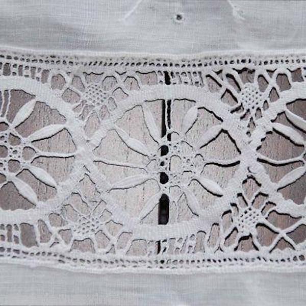 Antique Linen Round Tablecloth Handmade Cluny Bobbin Lace & Whitework Provenance 38" Cart2cart The Best Vintage Clothing