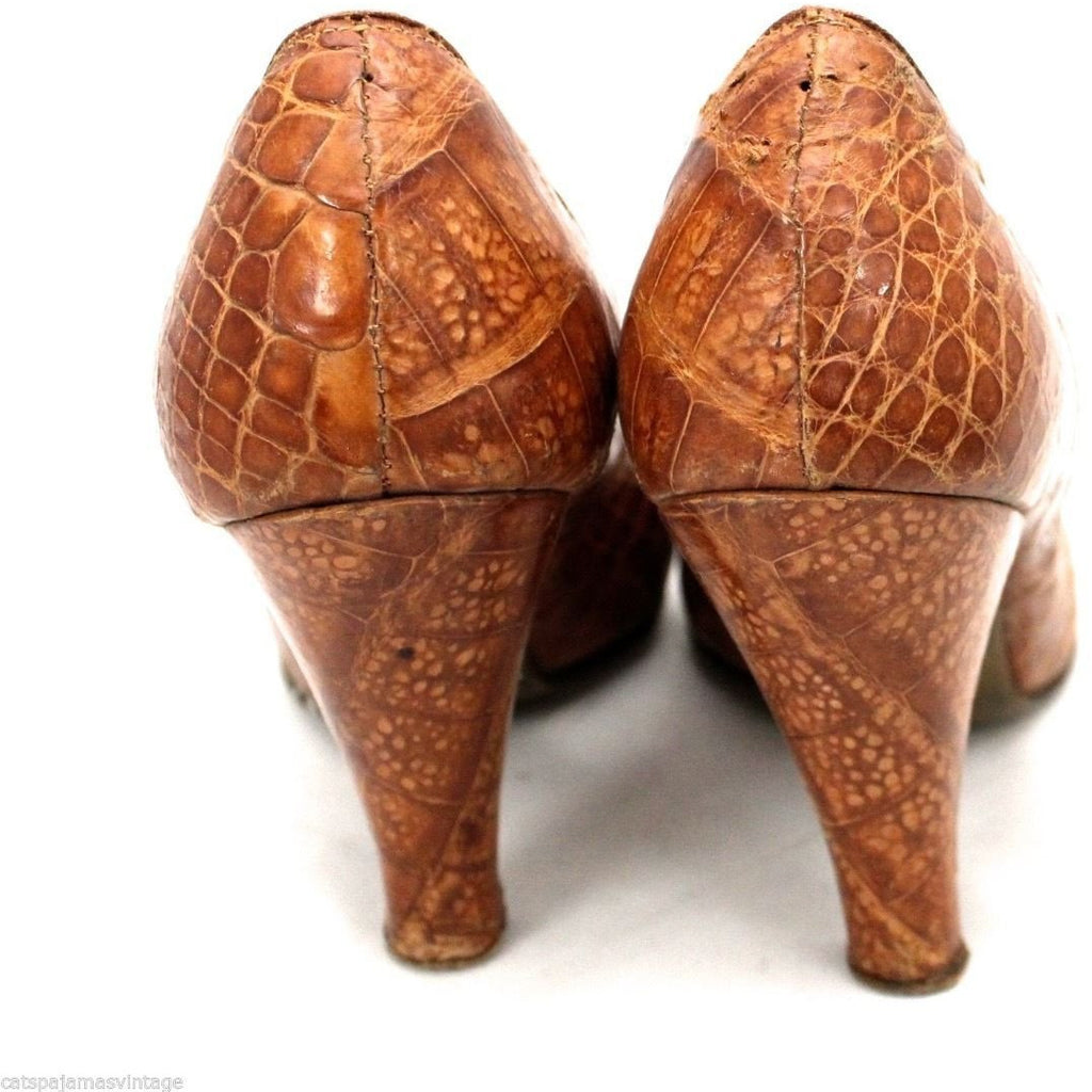 VTG LT Brown Alligator Bump Toe High Heel Pumps Size 4B 1950s Great Shape Shoes The Best Vintage Clothing