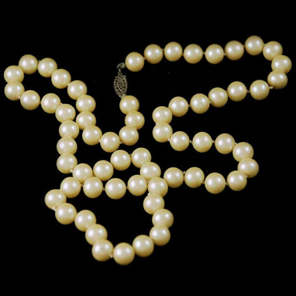 Vintage Imitation Pearls 8-9 MM Single Strand 24" 1940S Candlelight On Sale The Best Vintage Clothing