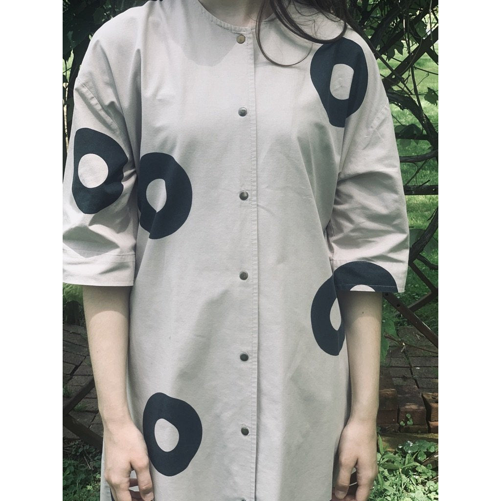 Vintage Mod 1970s Iconic Vuokko Beige / Gray Circles Geometric Print Coat Dress Sz S marimekko The Best Vintage Clothing
